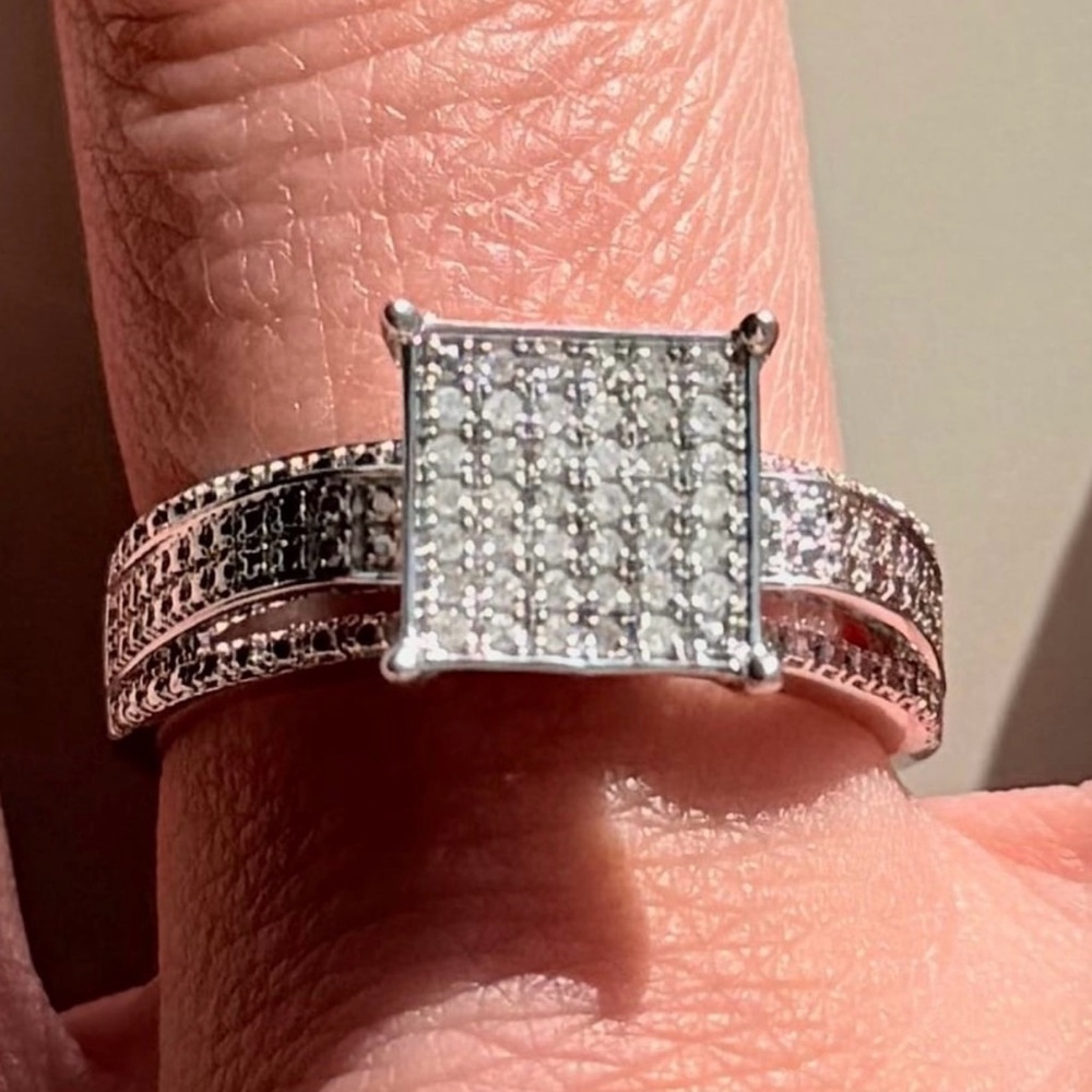1/2 CTW REAL DIAMONDS DESIGNER RING 18K WHITE GOLD